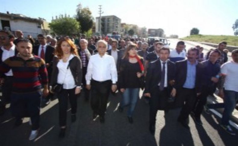Başkan Karabağ söz verdi:“Bayraklı halkındır, halkın kalacak”